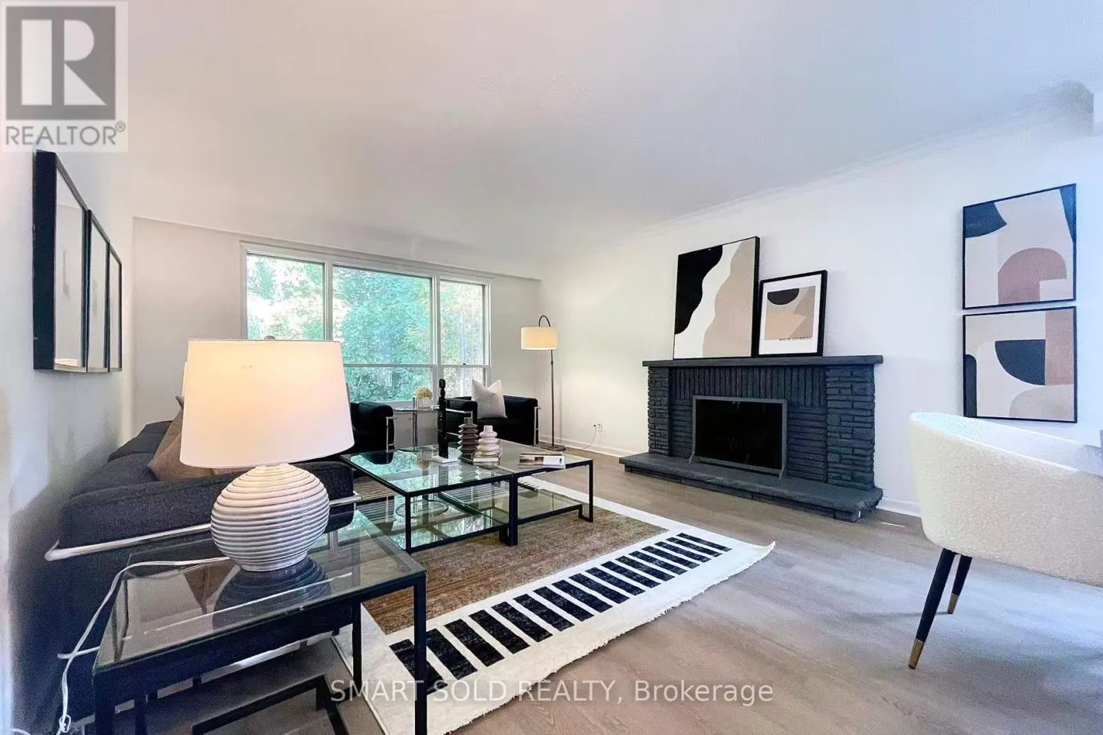 81 MAXOME AVENUE