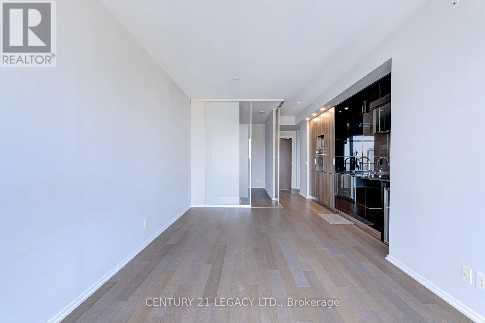 4201 - 70 TEMPERANCE STREET