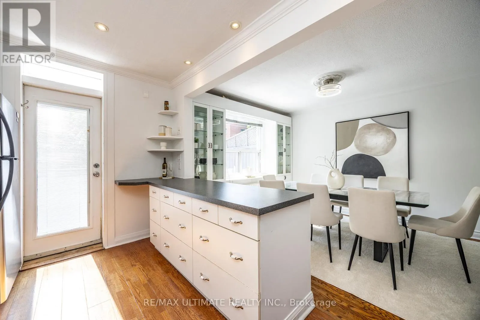 221 DONLEA DRIVE