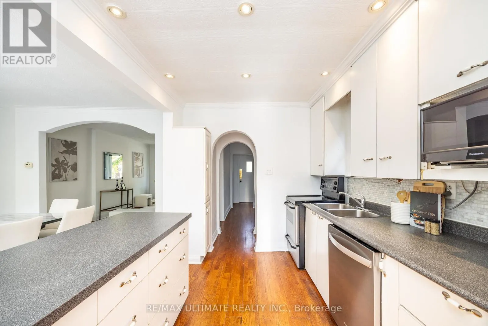 221 DONLEA DRIVE