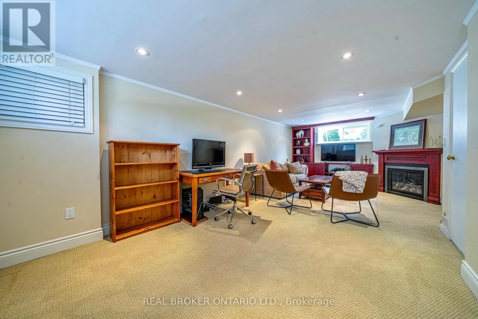 15 CARONPORT CRESCENT