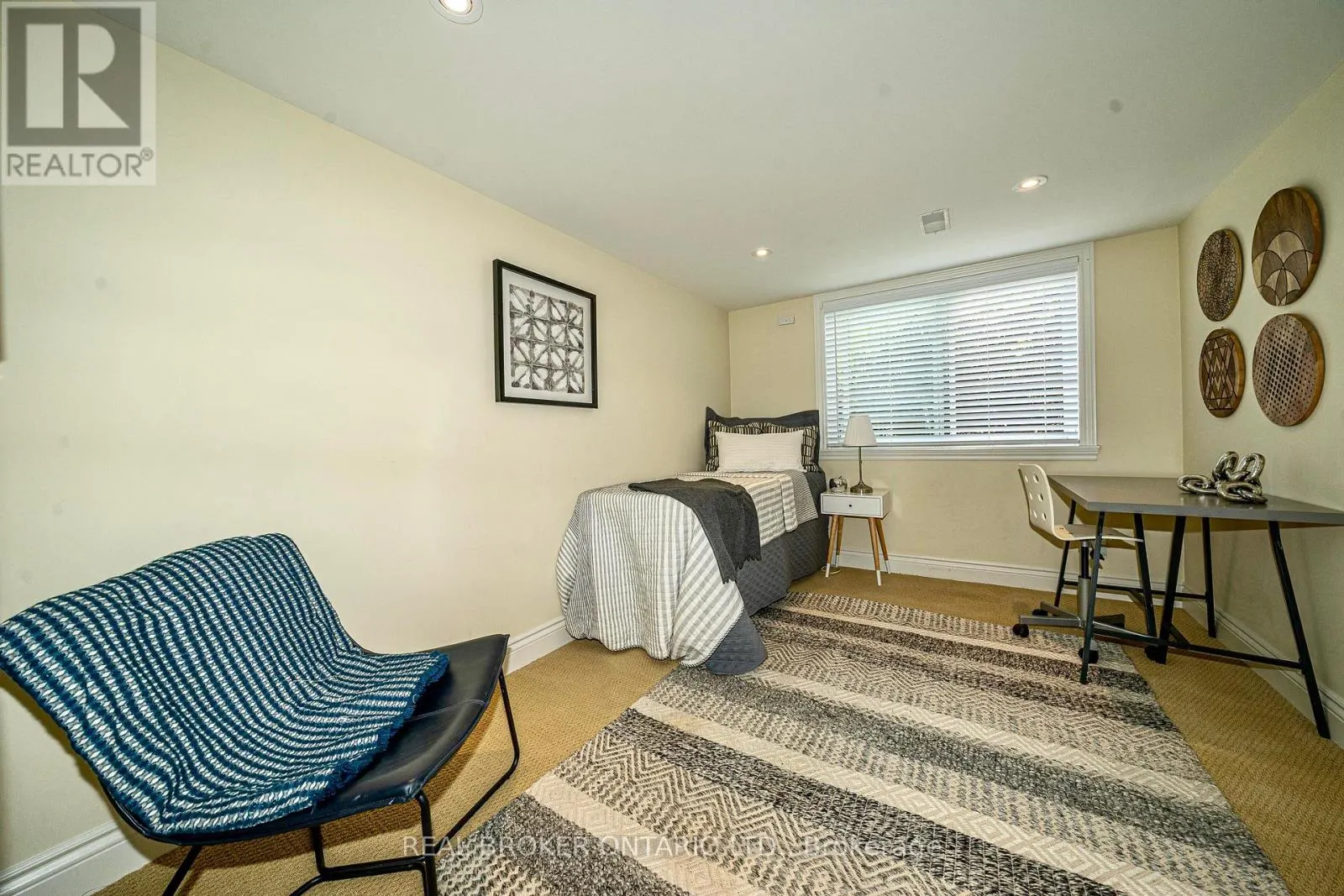 15 CARONPORT CRESCENT