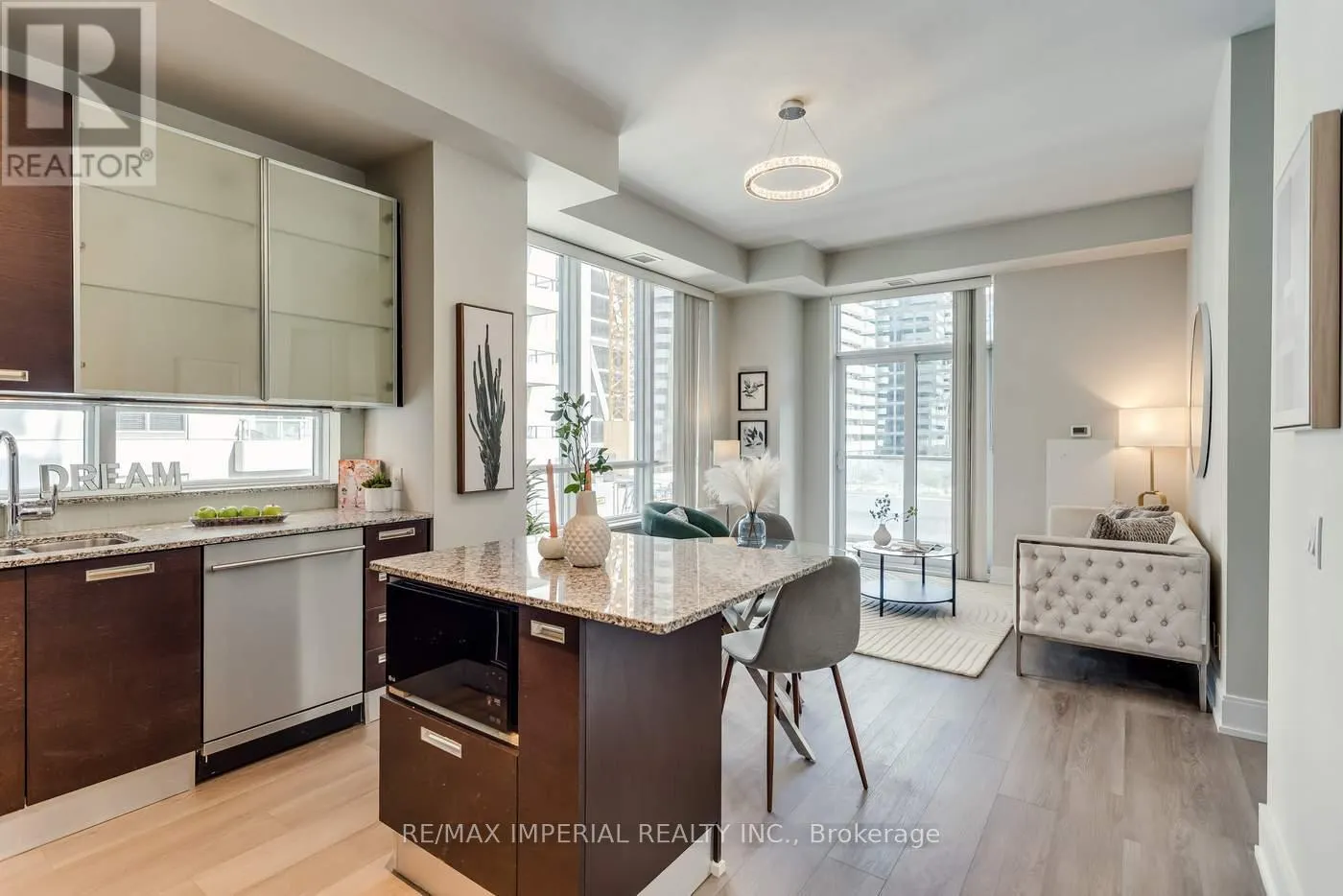 1101 - 21 BALMUTO STREET