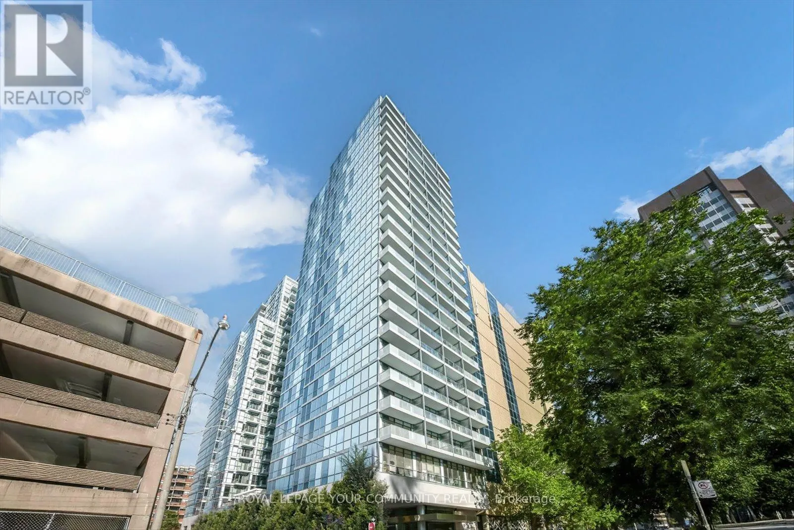 1902 - 210 SIMCOE STREET