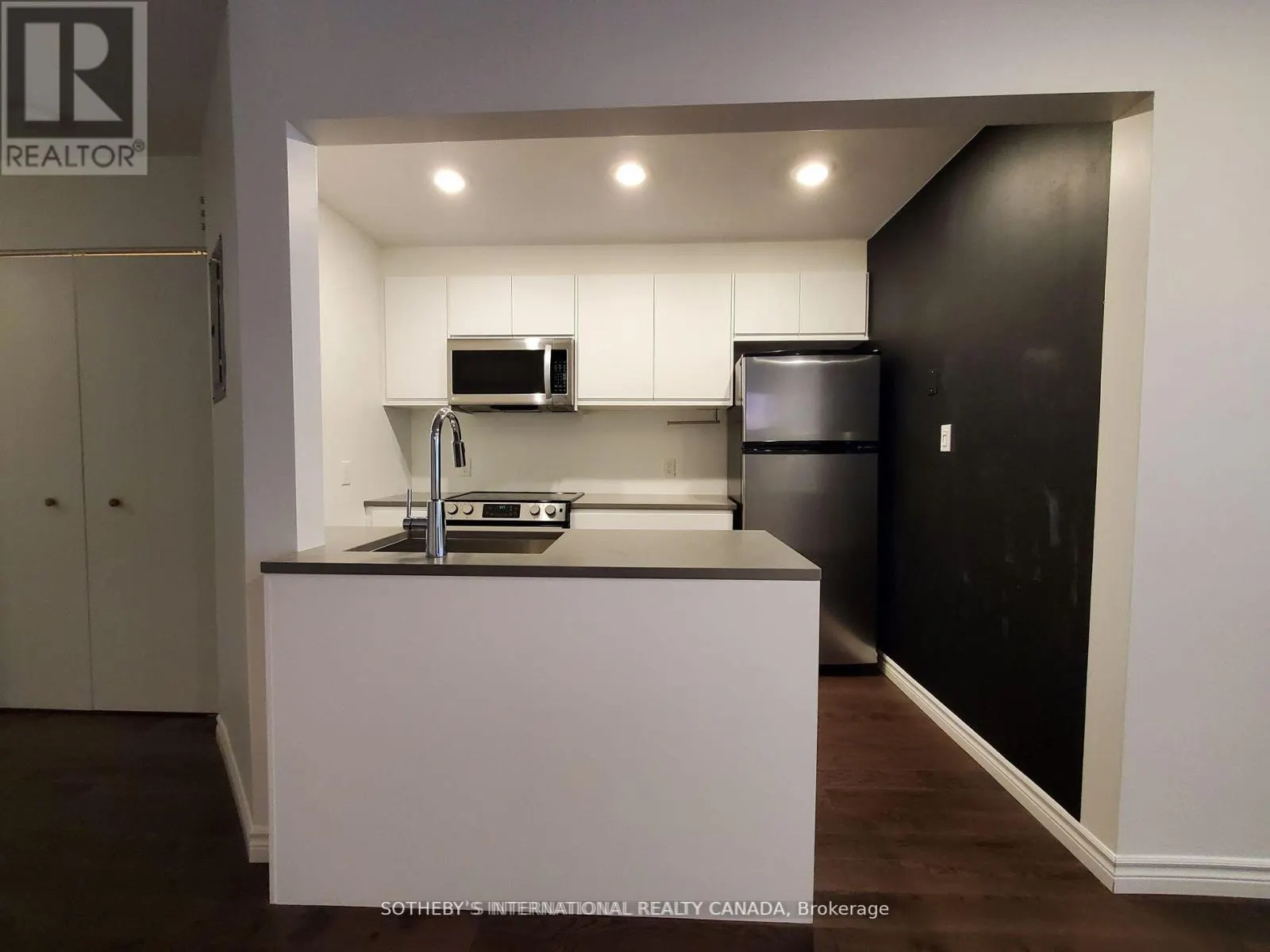 #1 - 1458 BAYVIEW AVENUE