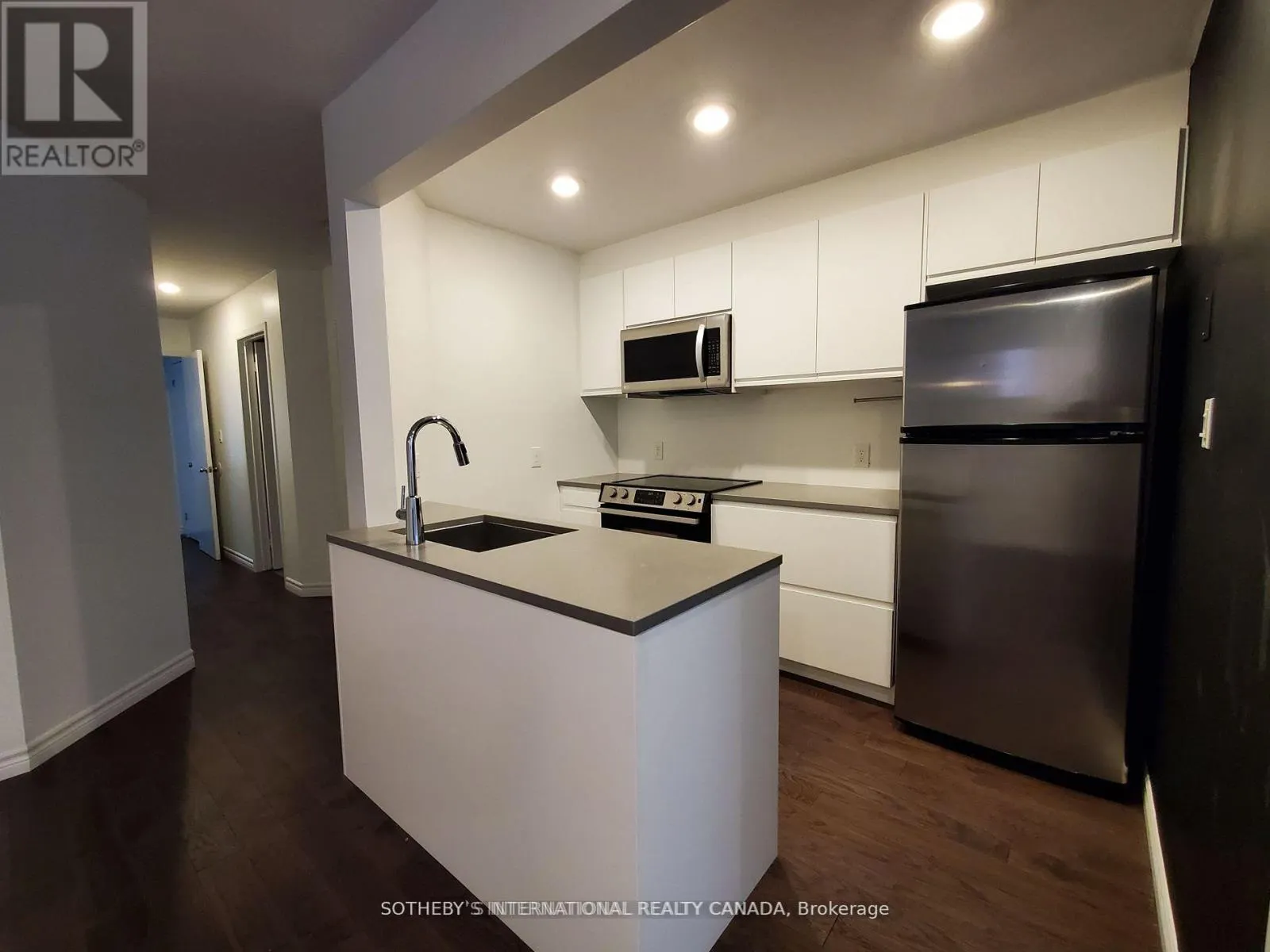 #1 - 1458 BAYVIEW AVENUE