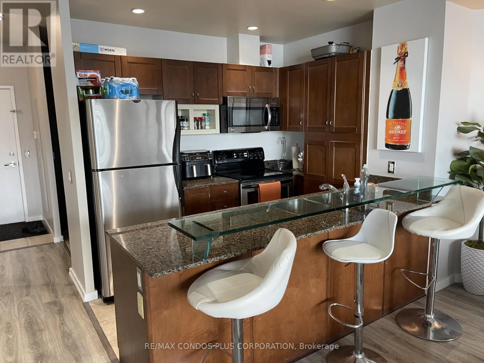 3406 - 8 YORK STREET