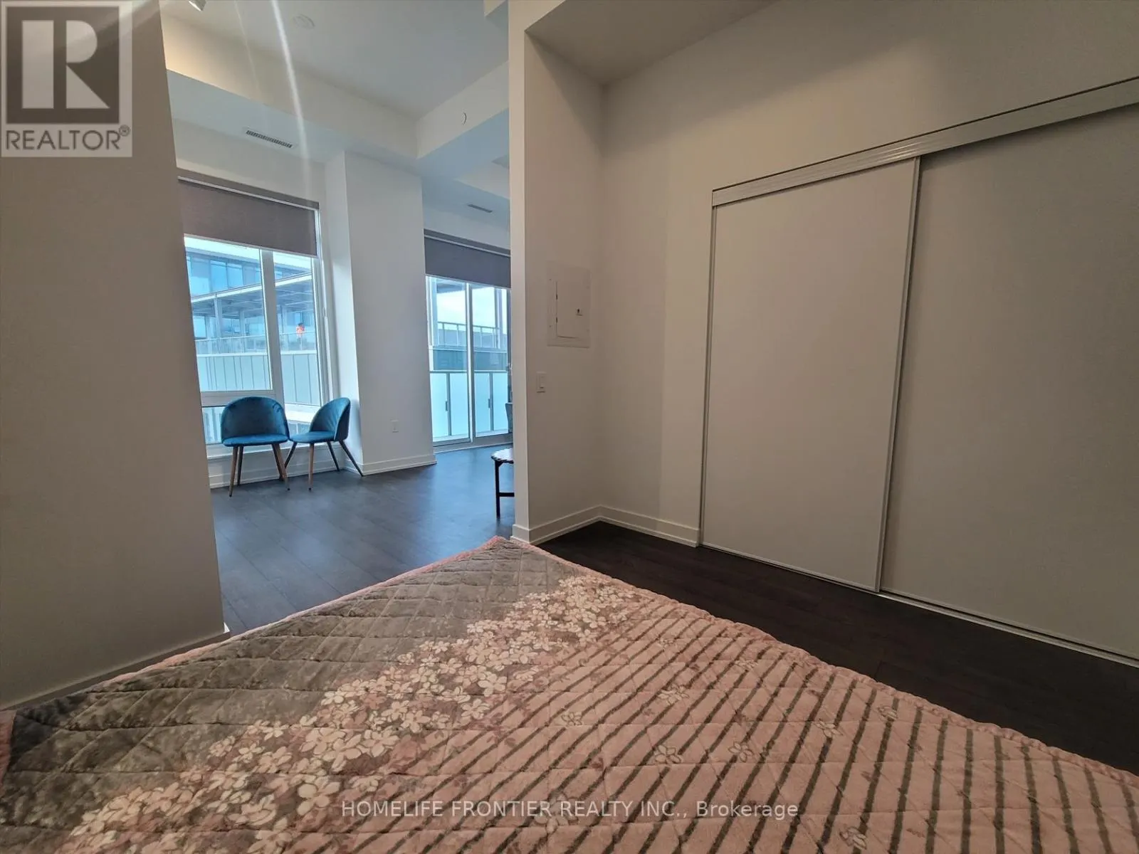 907 - 7 GOLDEN LION HEIGHTS