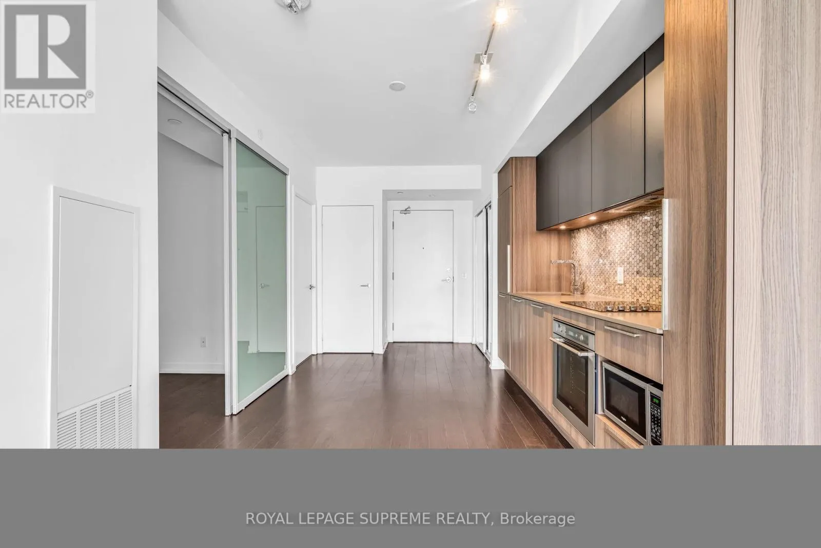 1711 - 85 WOOD STREET