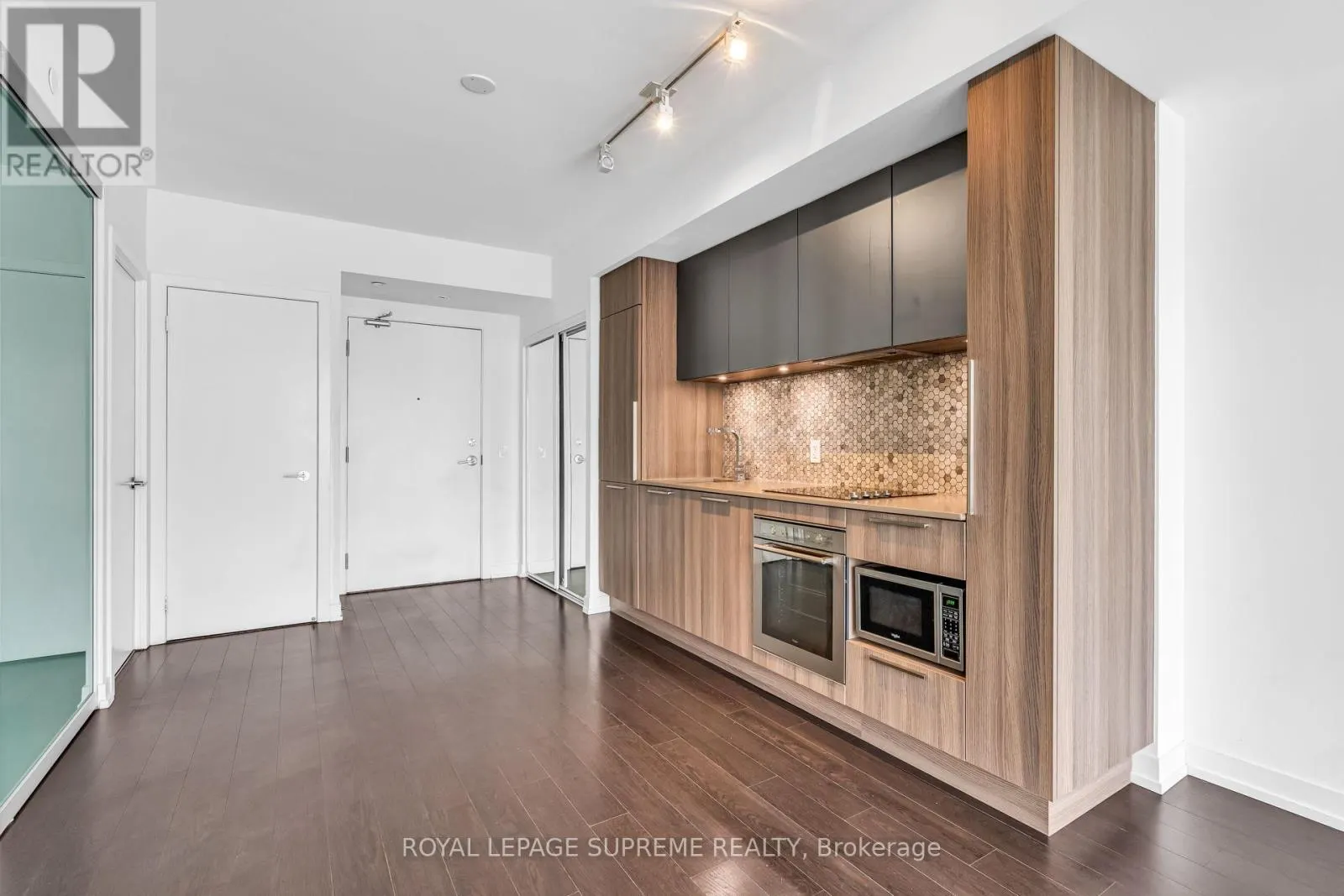 1711 - 85 WOOD STREET