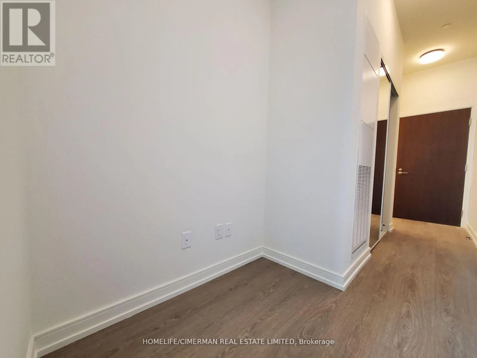 604 - 425 FRONT STREET E