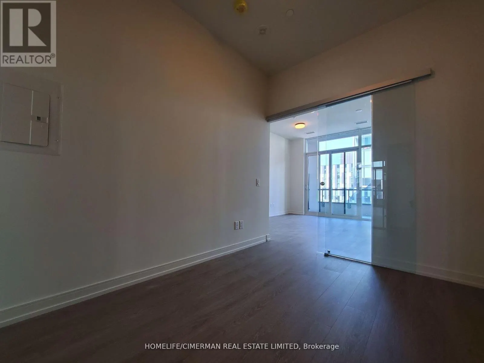 604 - 425 FRONT STREET E