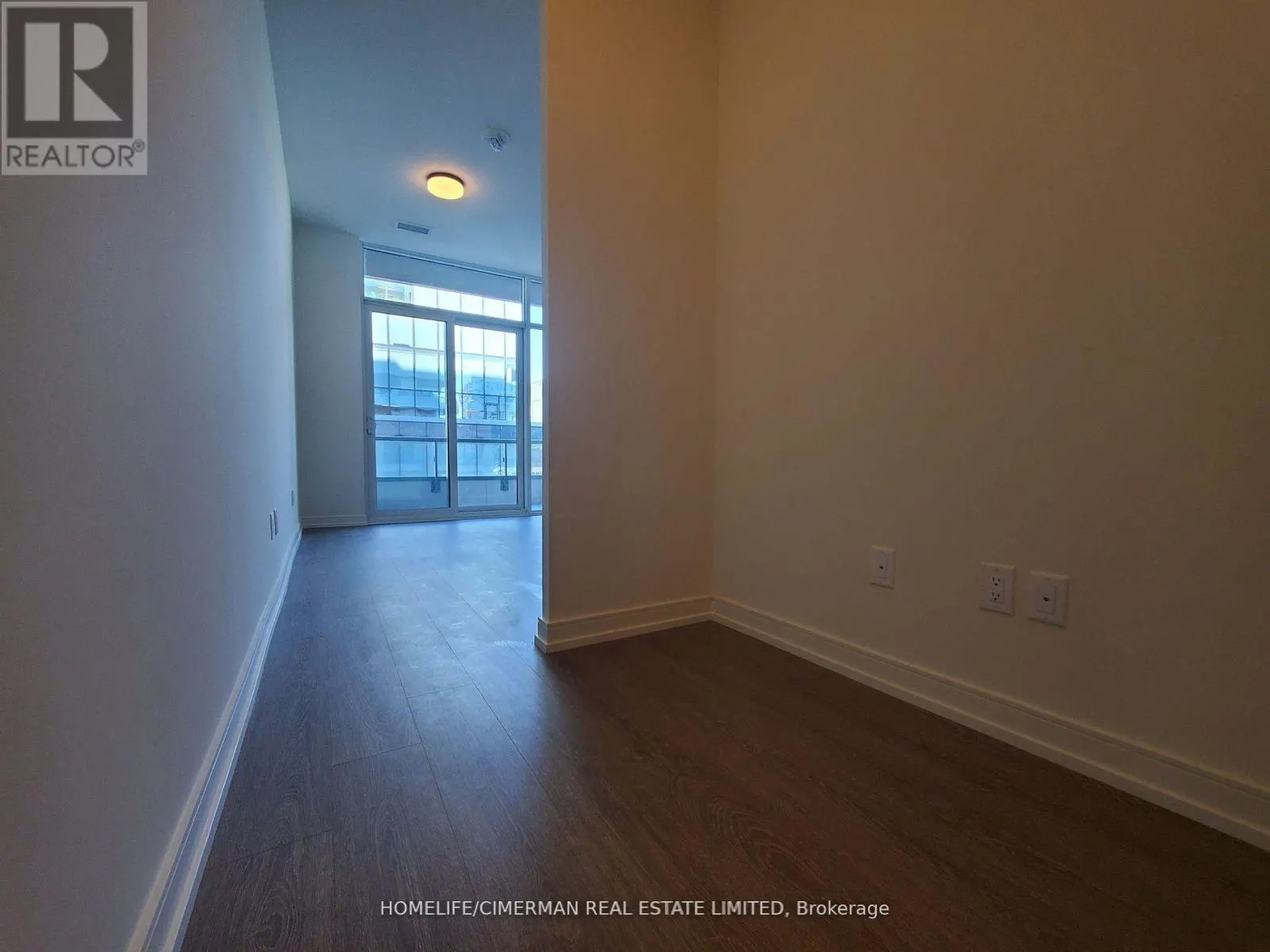 604 - 425 FRONT STREET E