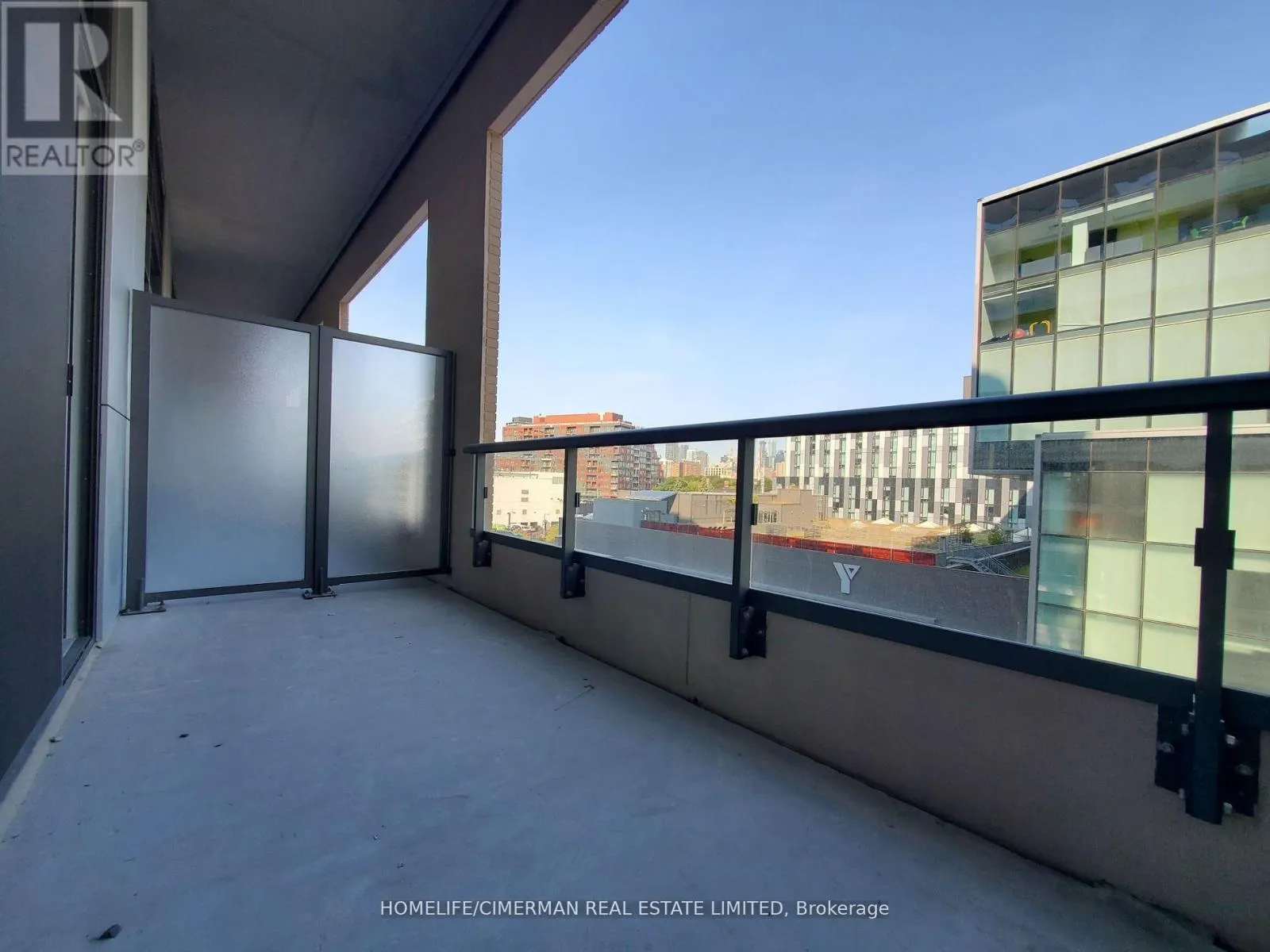 604 - 425 FRONT STREET E