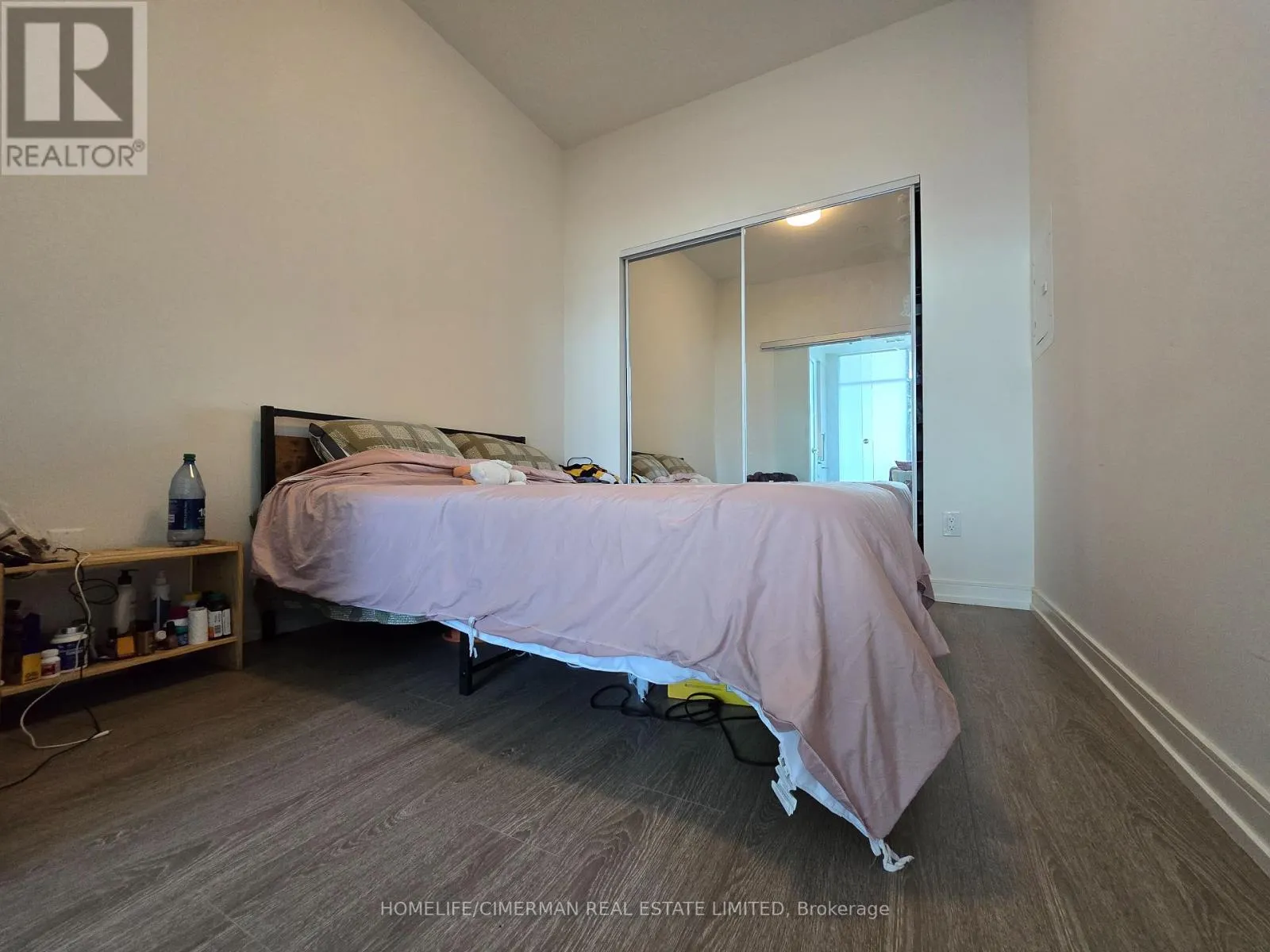 604 - 425 FRONT STREET E