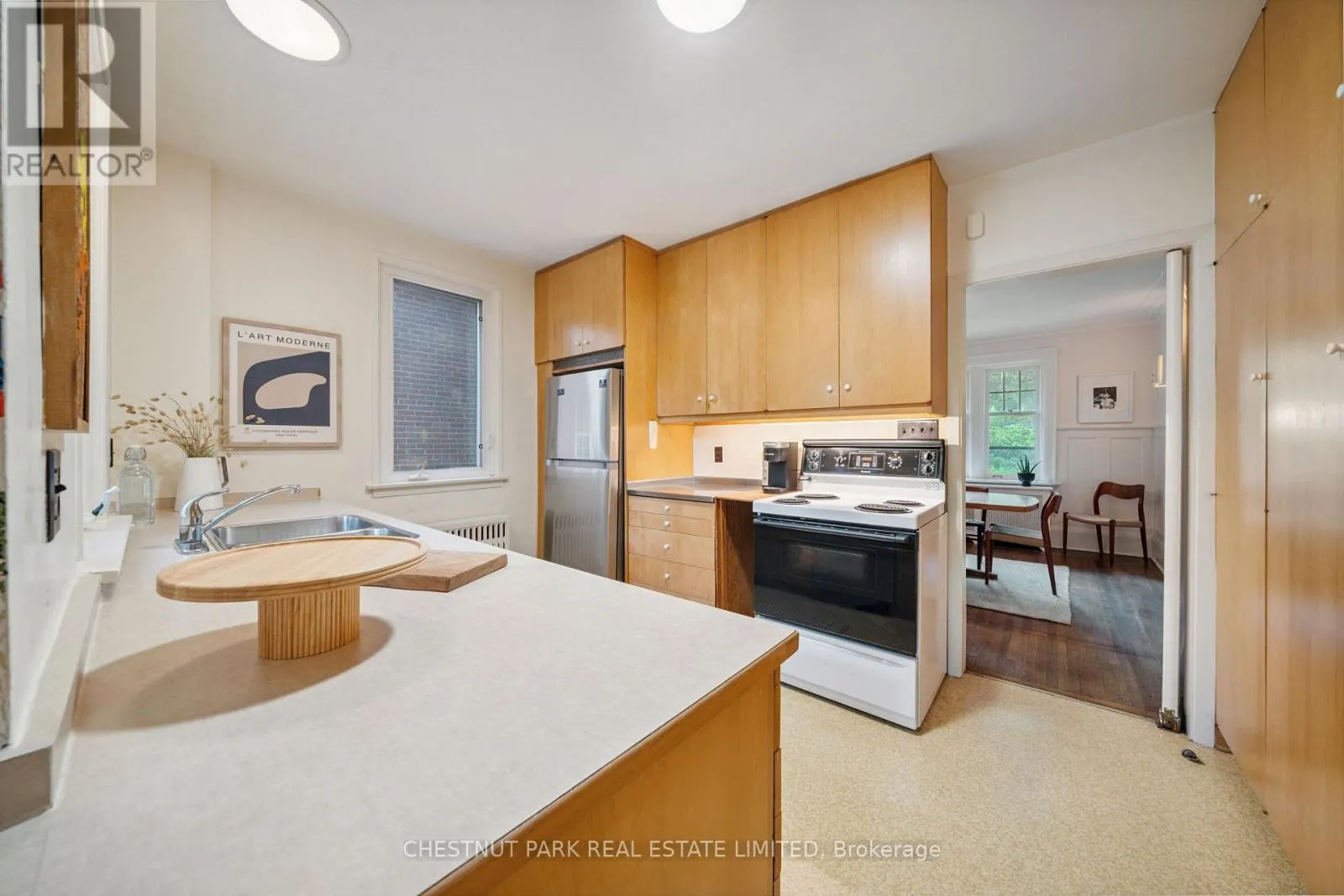 36 GLENVIEW AVENUE