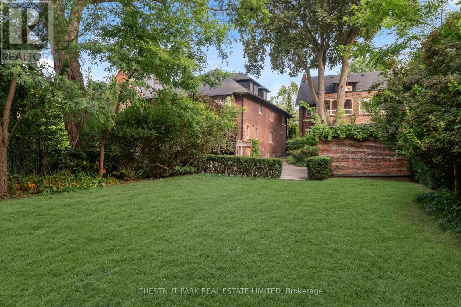 36 GLENVIEW AVENUE