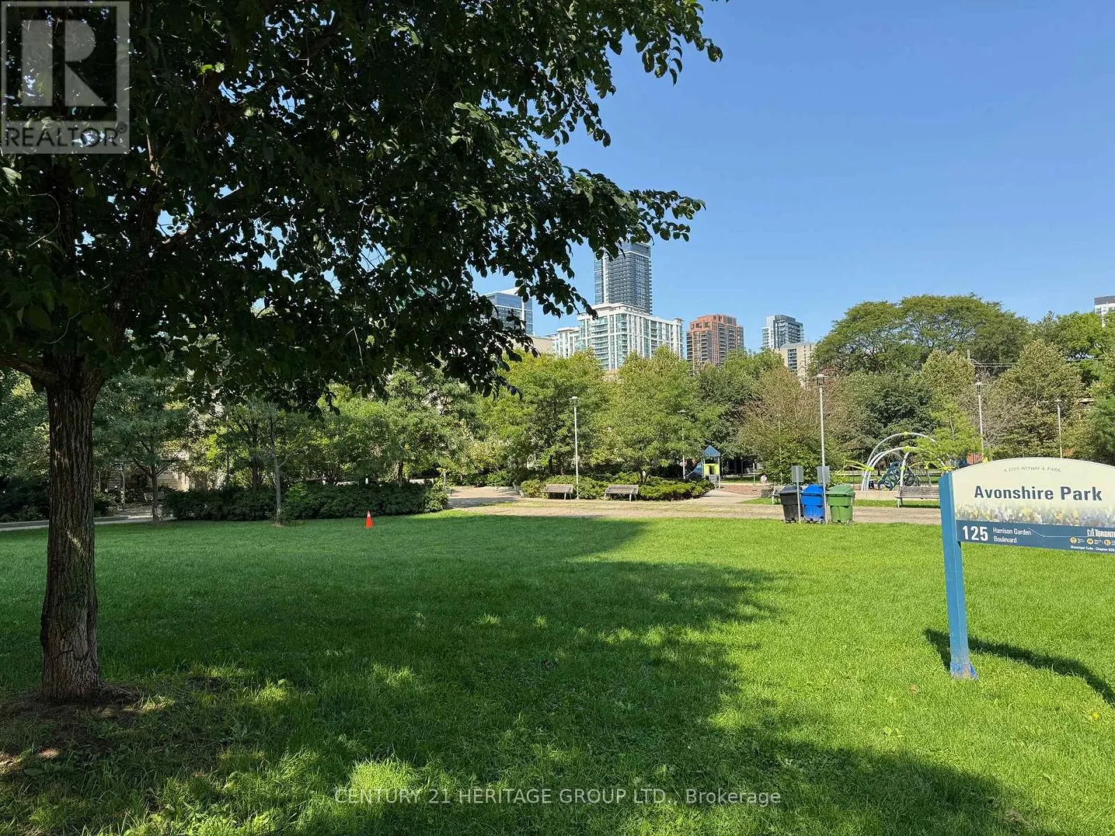 1905 - 100 HARRISON GARDEN BOULEVARD