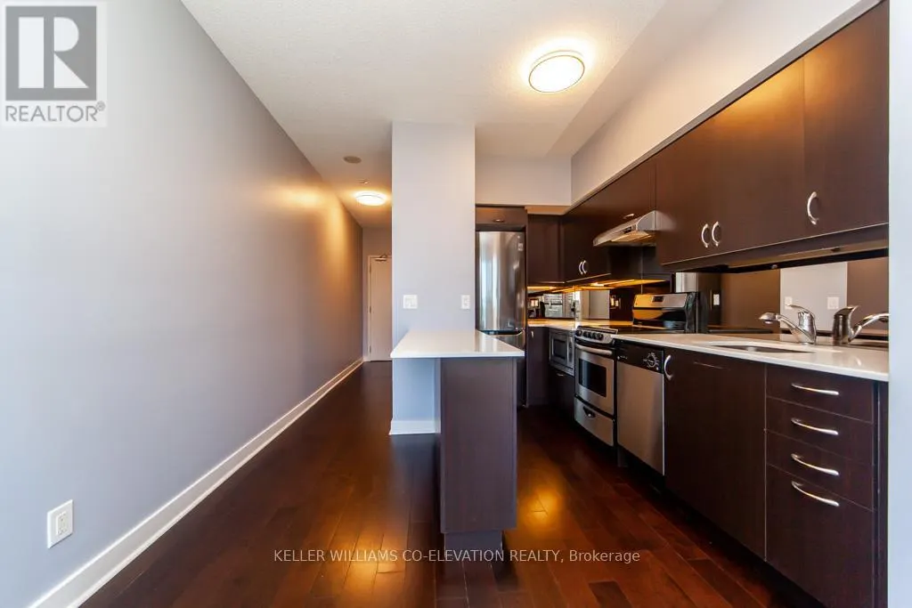 916 - 320 RICHMOND STREET E