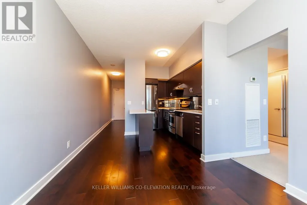 916 - 320 RICHMOND STREET E