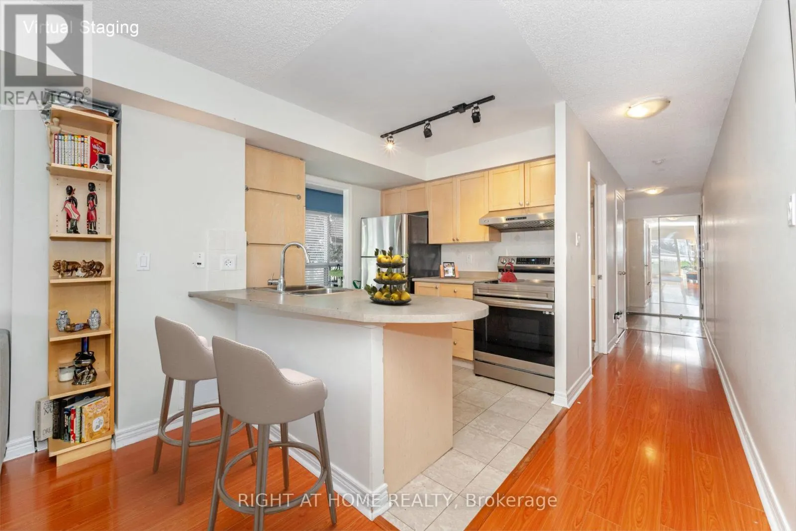 219 - 600 QUEENS QUAY