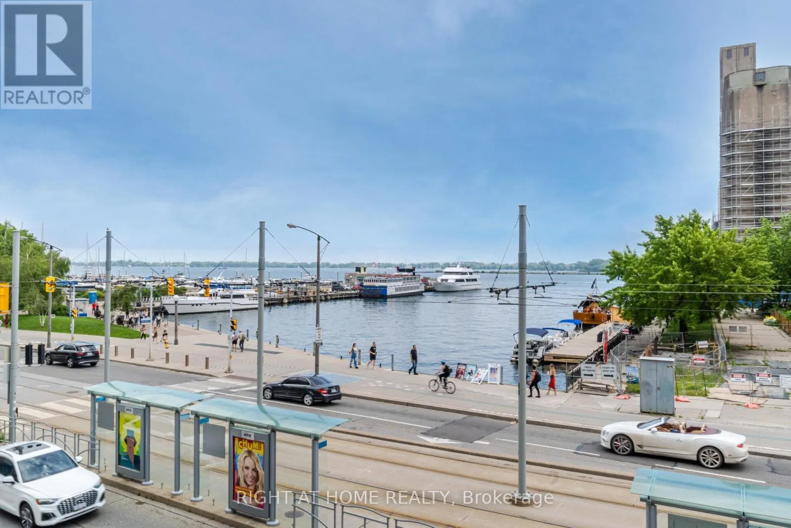 219 - 600 QUEENS QUAY
