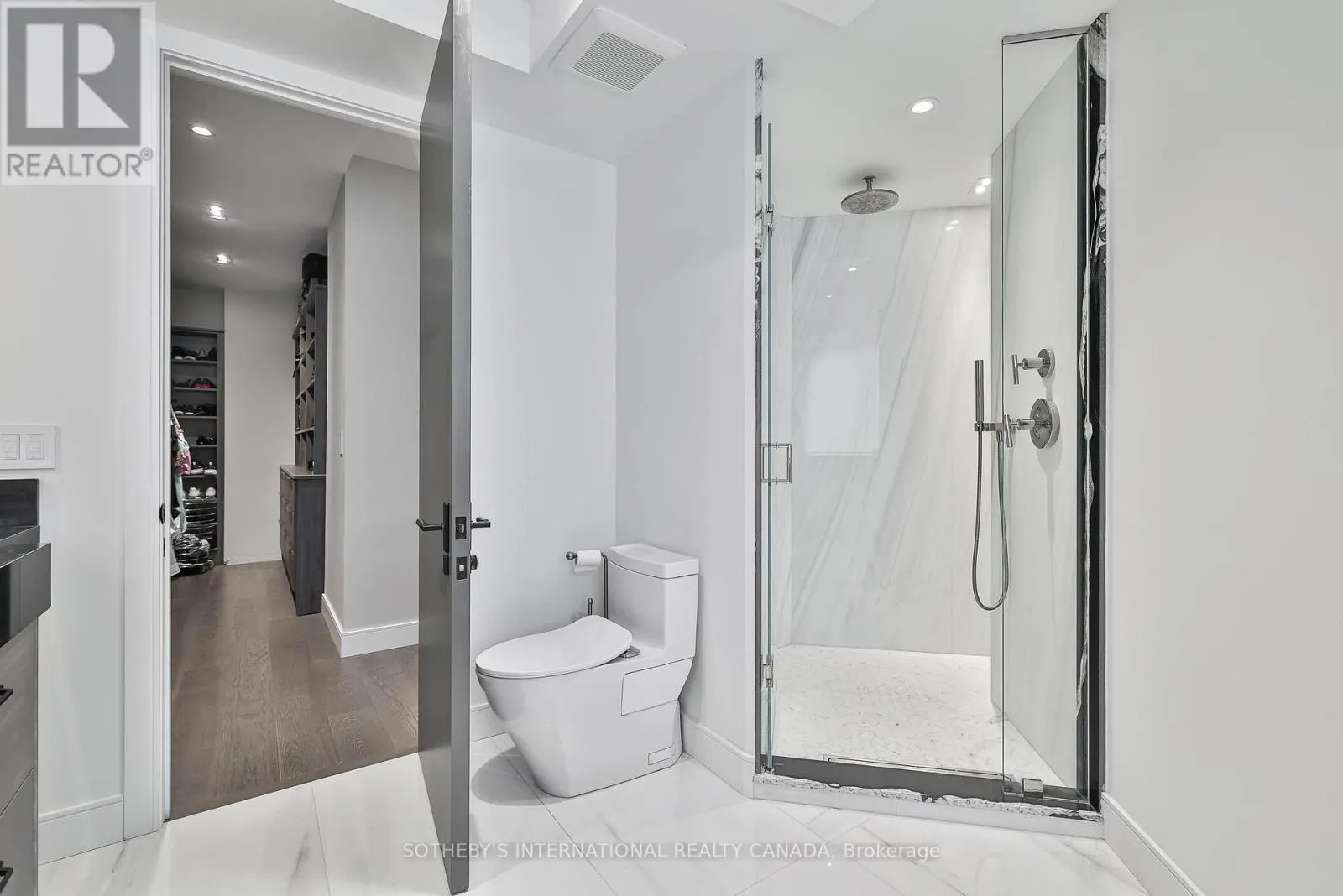 405 - 342 SPADINA ROAD