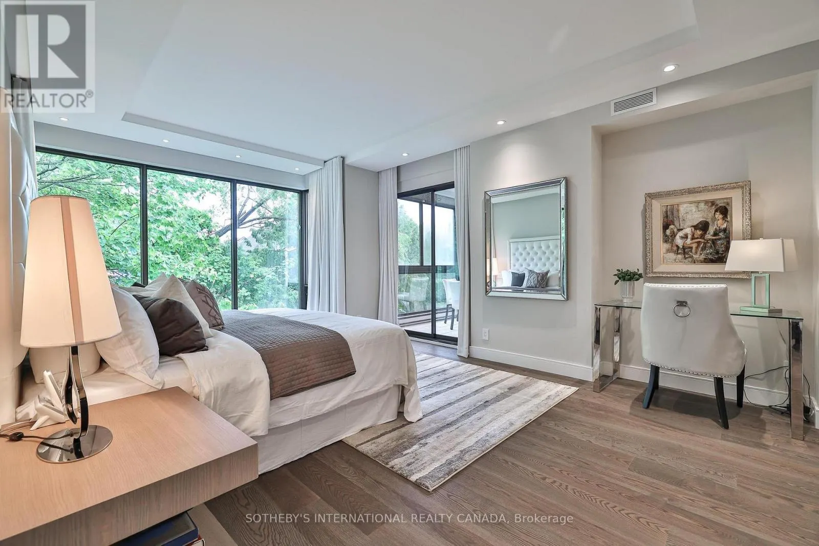 405 - 342 SPADINA ROAD