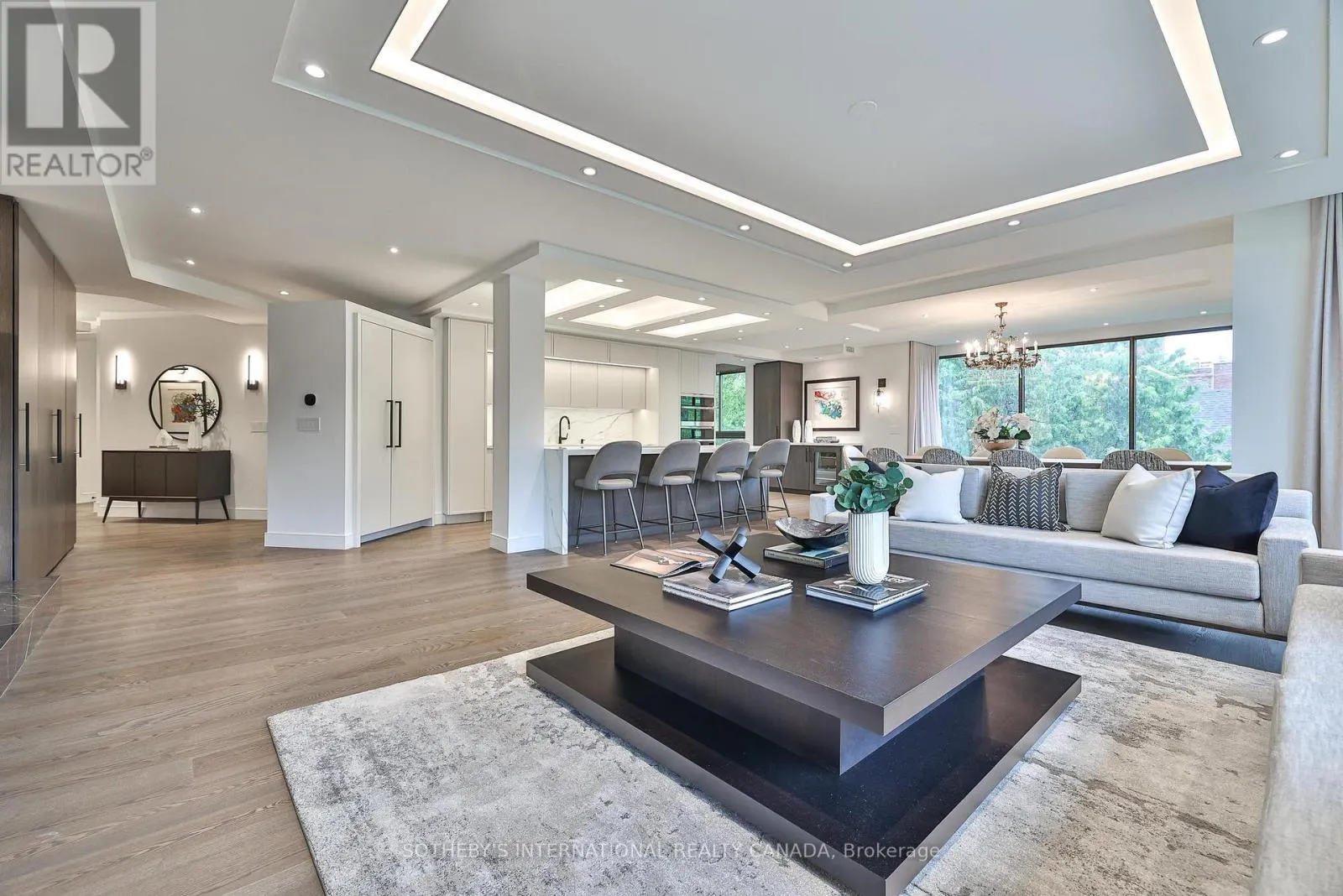 405 - 342 SPADINA ROAD