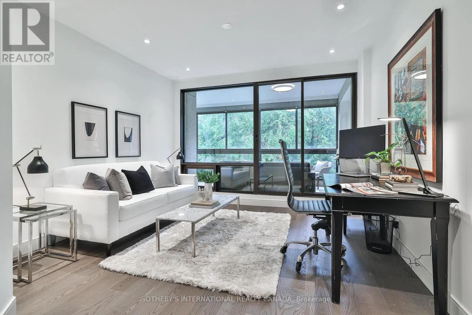 405 - 342 SPADINA ROAD