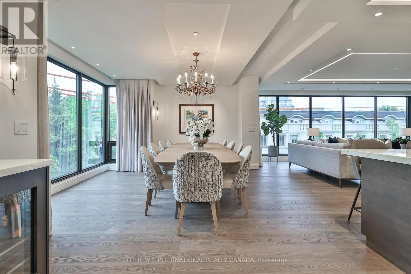 405 - 342 SPADINA ROAD