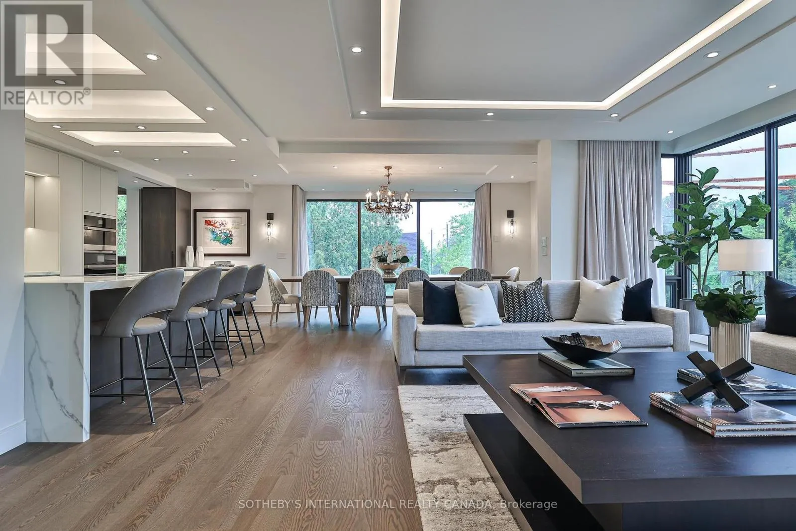 405 - 342 SPADINA ROAD
