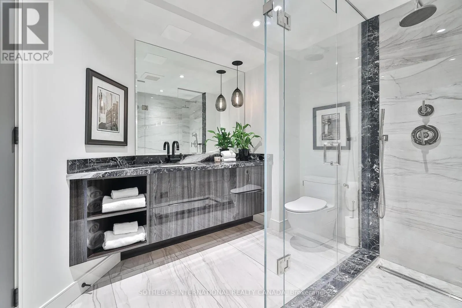 405 - 342 SPADINA ROAD