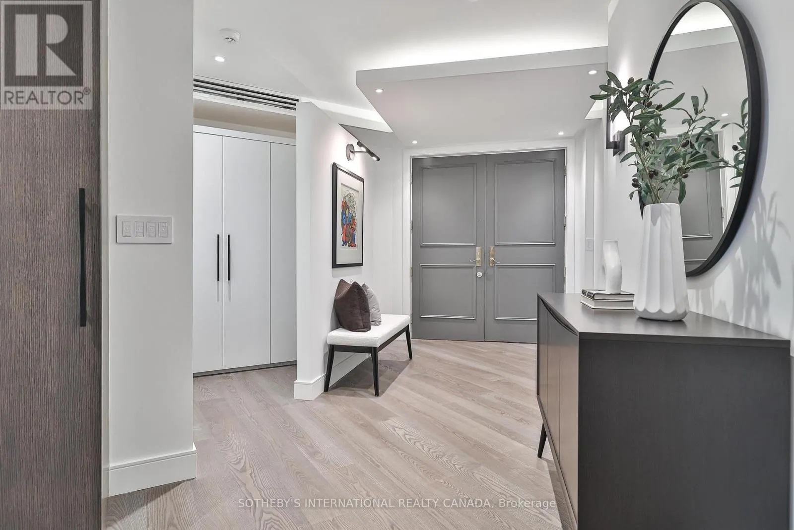 405 - 342 SPADINA ROAD
