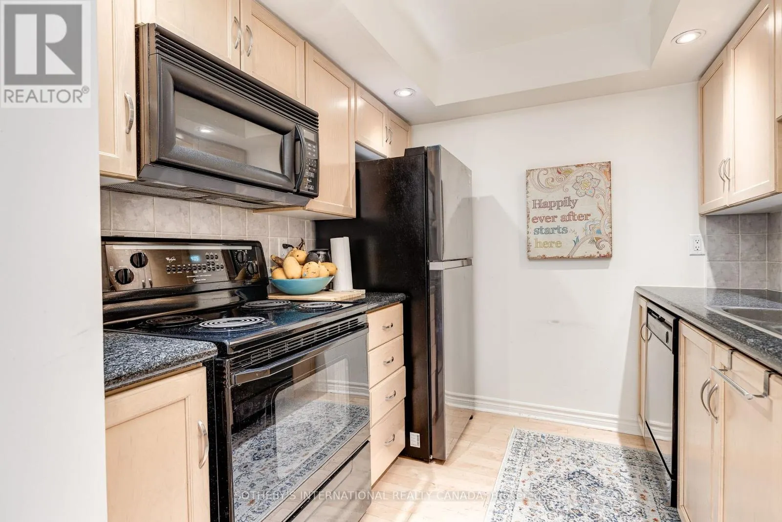 535 - 250 WELLINGTON STREET W