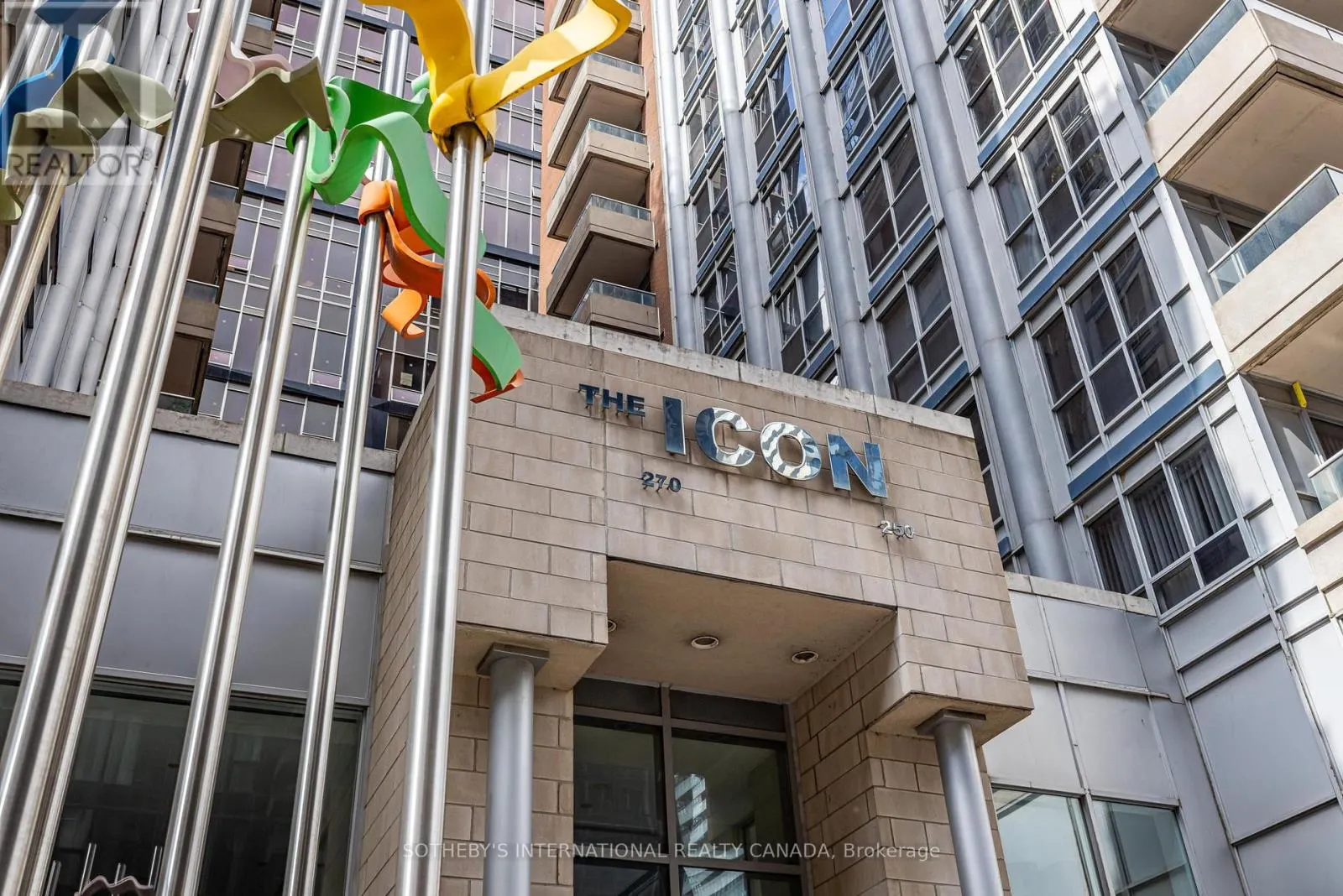 535 - 250 WELLINGTON STREET W