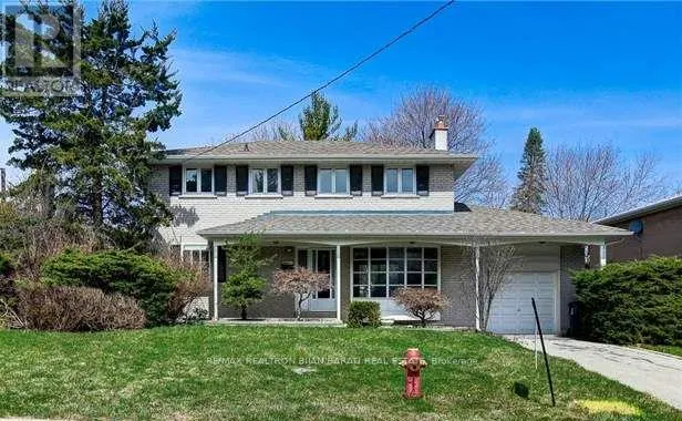 6 GREENYARDS DRIVE