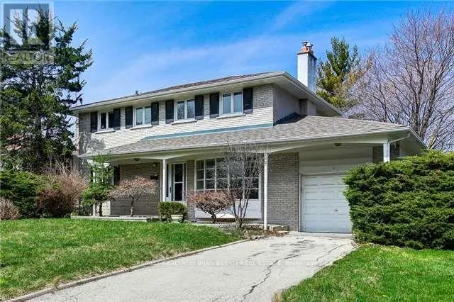6 GREENYARDS DRIVE