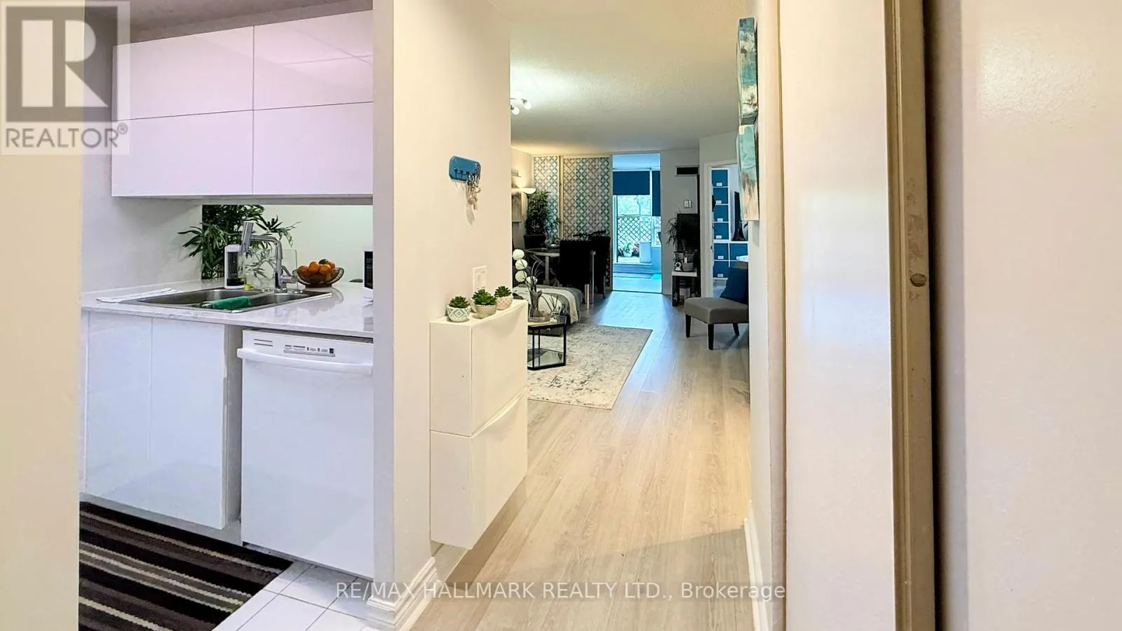 203 - 7 BISHOP AVENUE