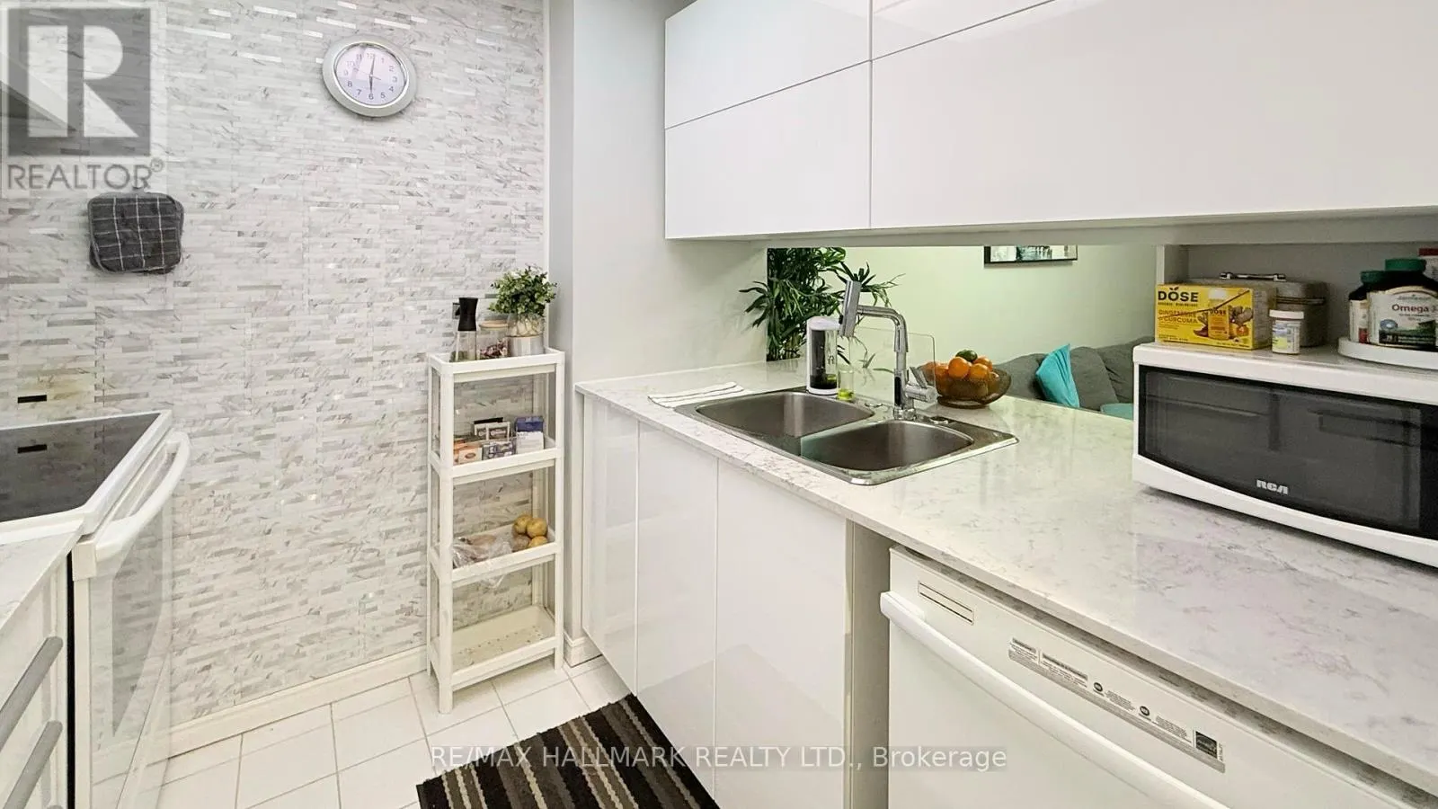 203 - 7 BISHOP AVENUE