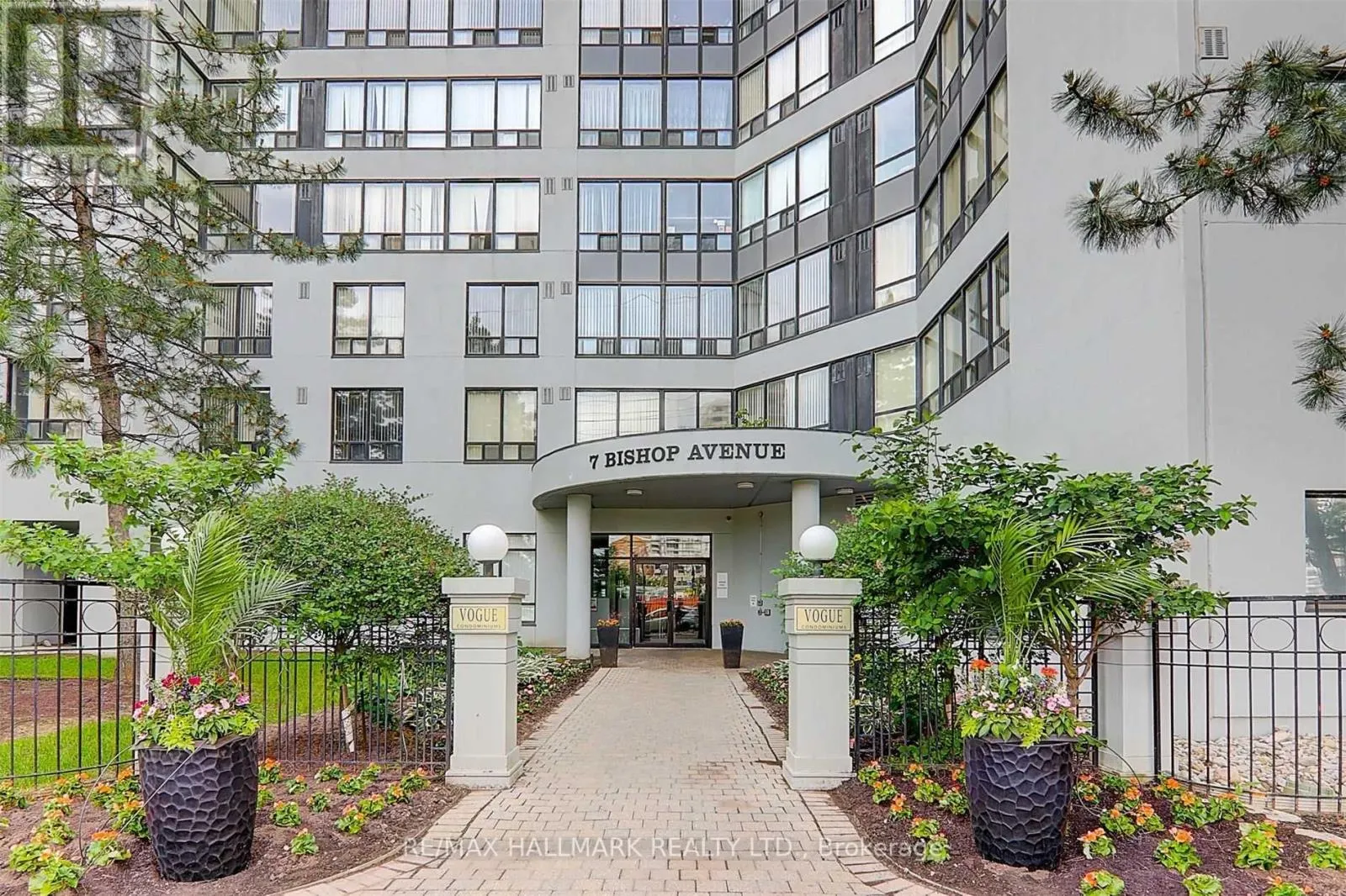 203 - 7 BISHOP AVENUE