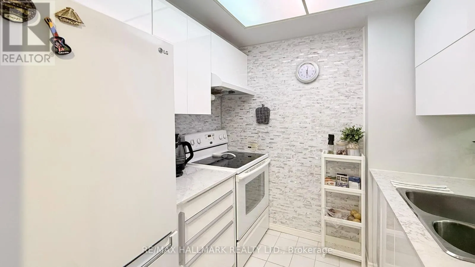203 - 7 BISHOP AVENUE