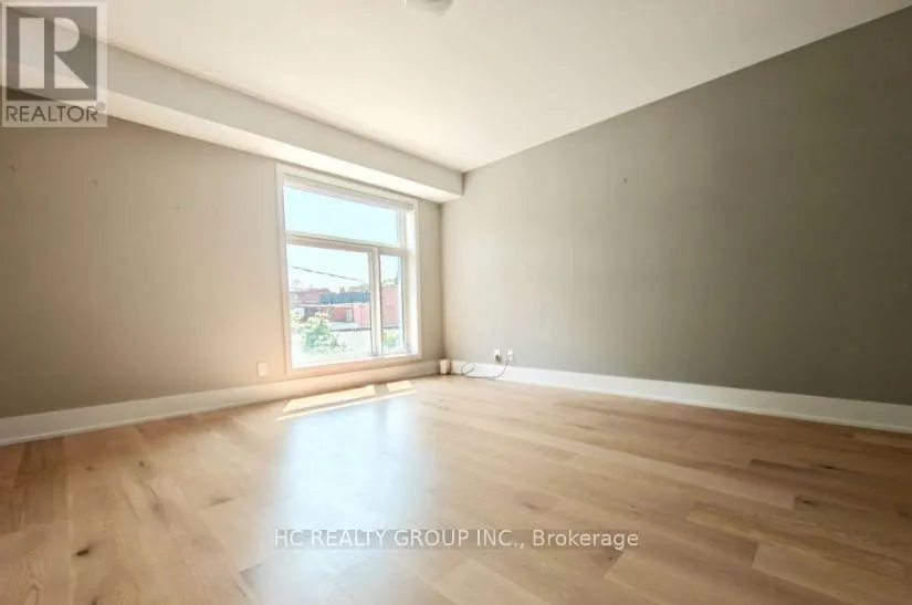 UNIT 11 - 270 DAVENPORT ROAD