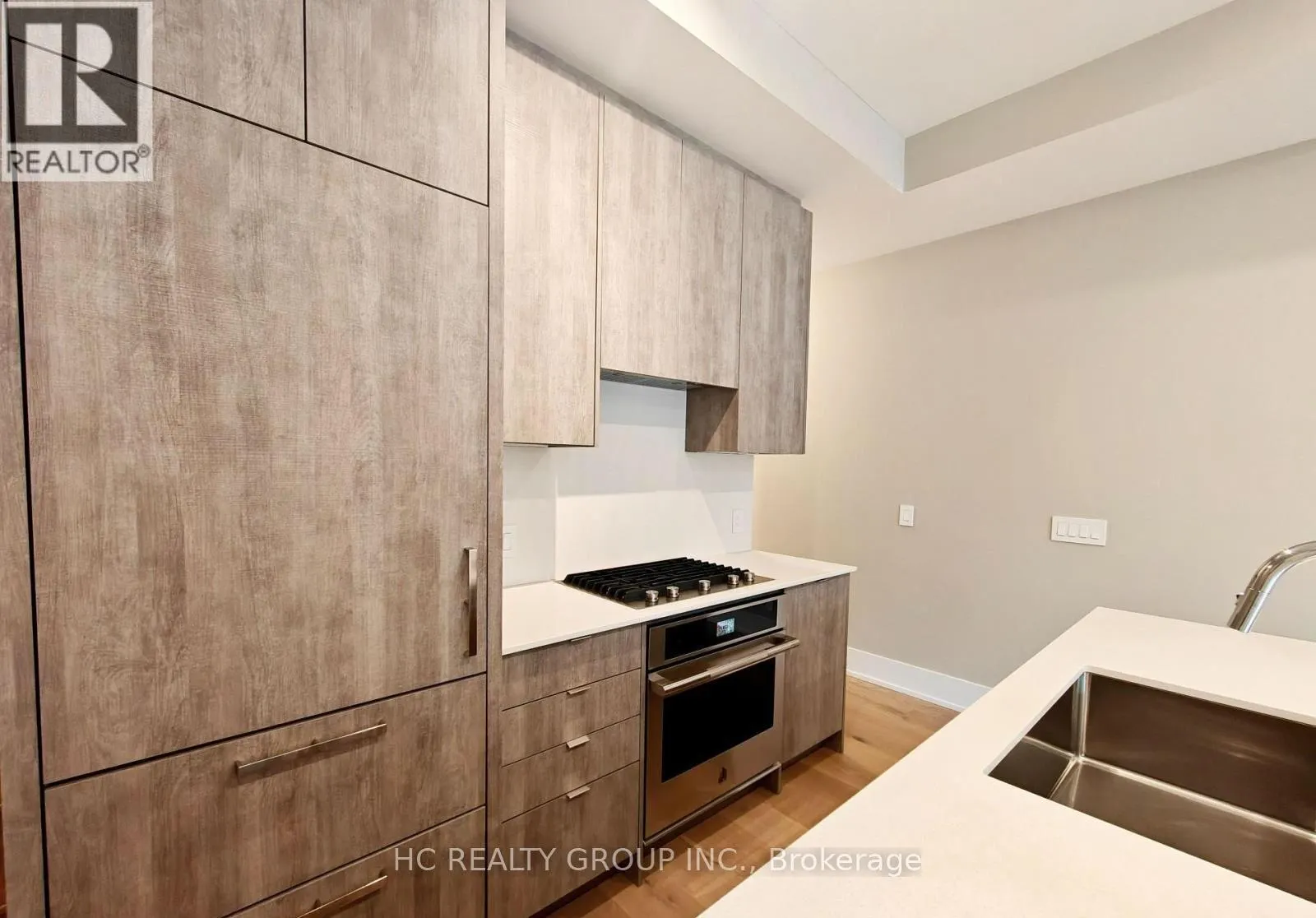 UNIT 11 - 270 DAVENPORT ROAD