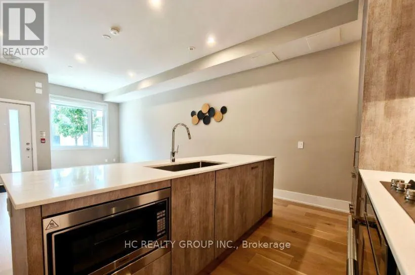 UNIT 11 - 270 DAVENPORT ROAD