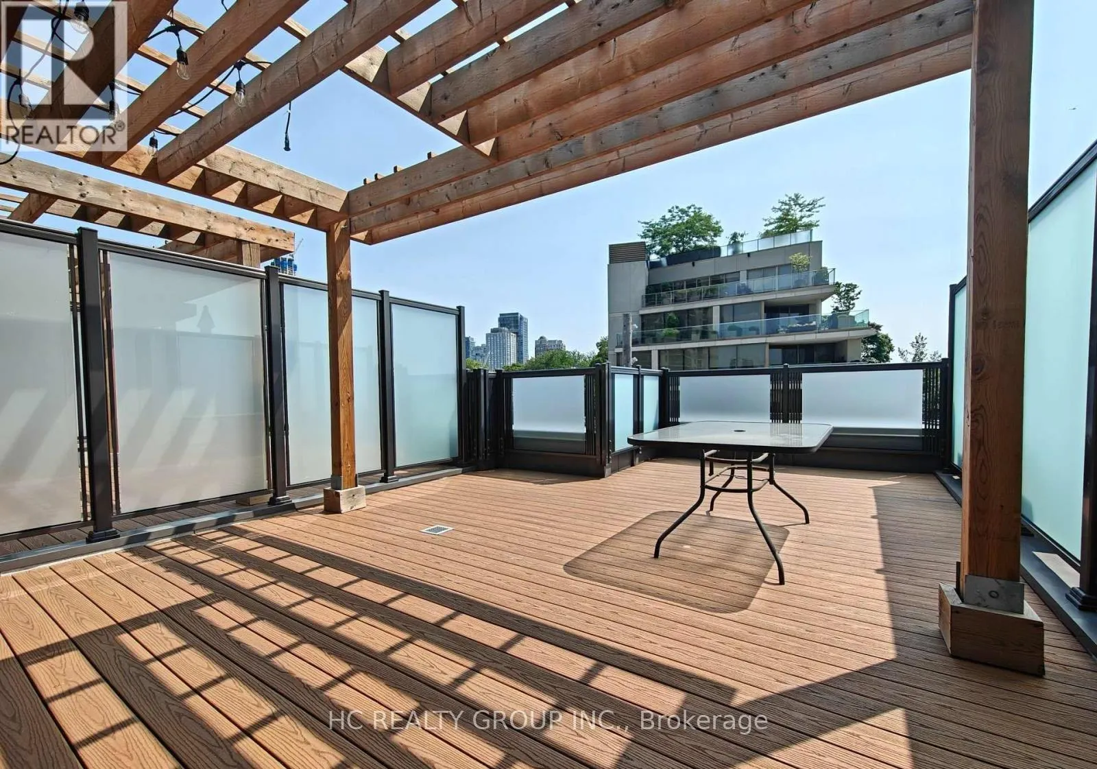UNIT 11 - 270 DAVENPORT ROAD