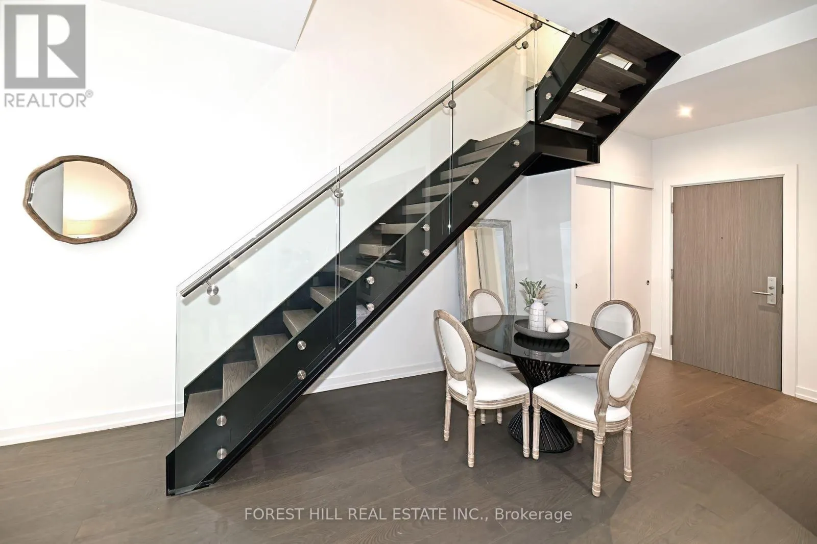 102 - 161 ROEHAMPTON AVENUE