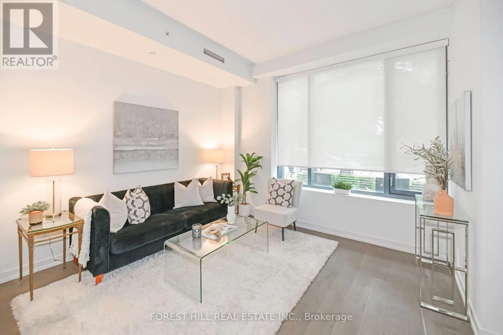 102 - 161 ROEHAMPTON AVENUE