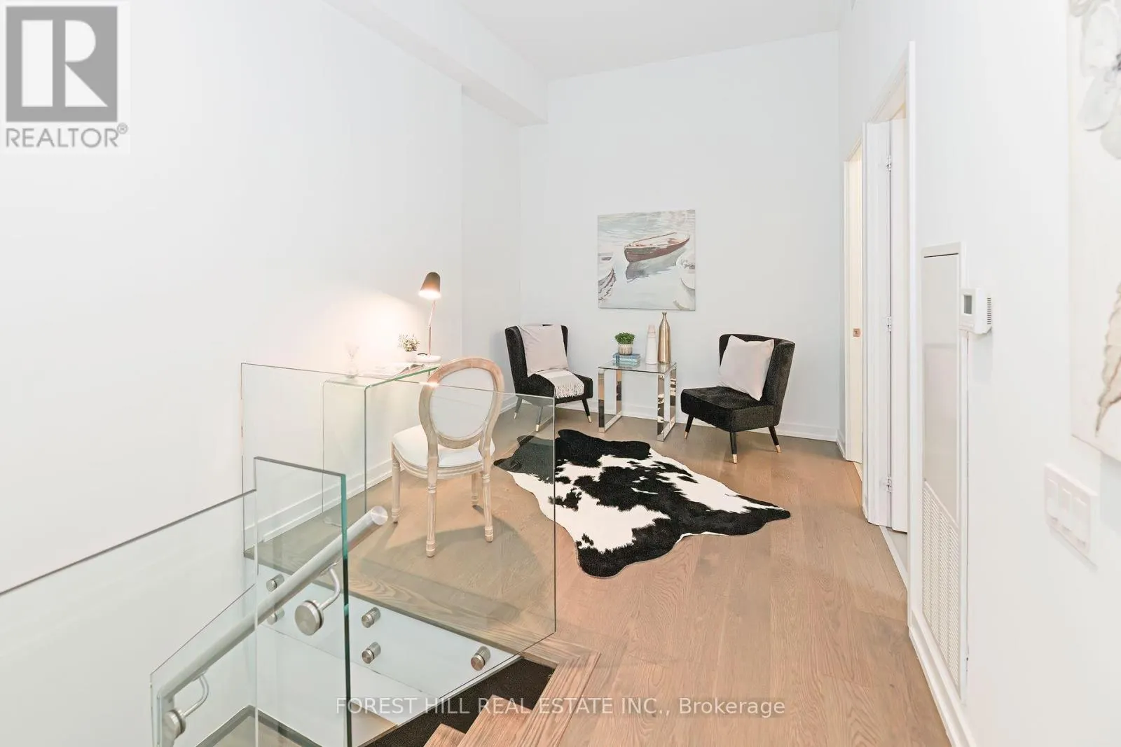 102 - 161 ROEHAMPTON AVENUE