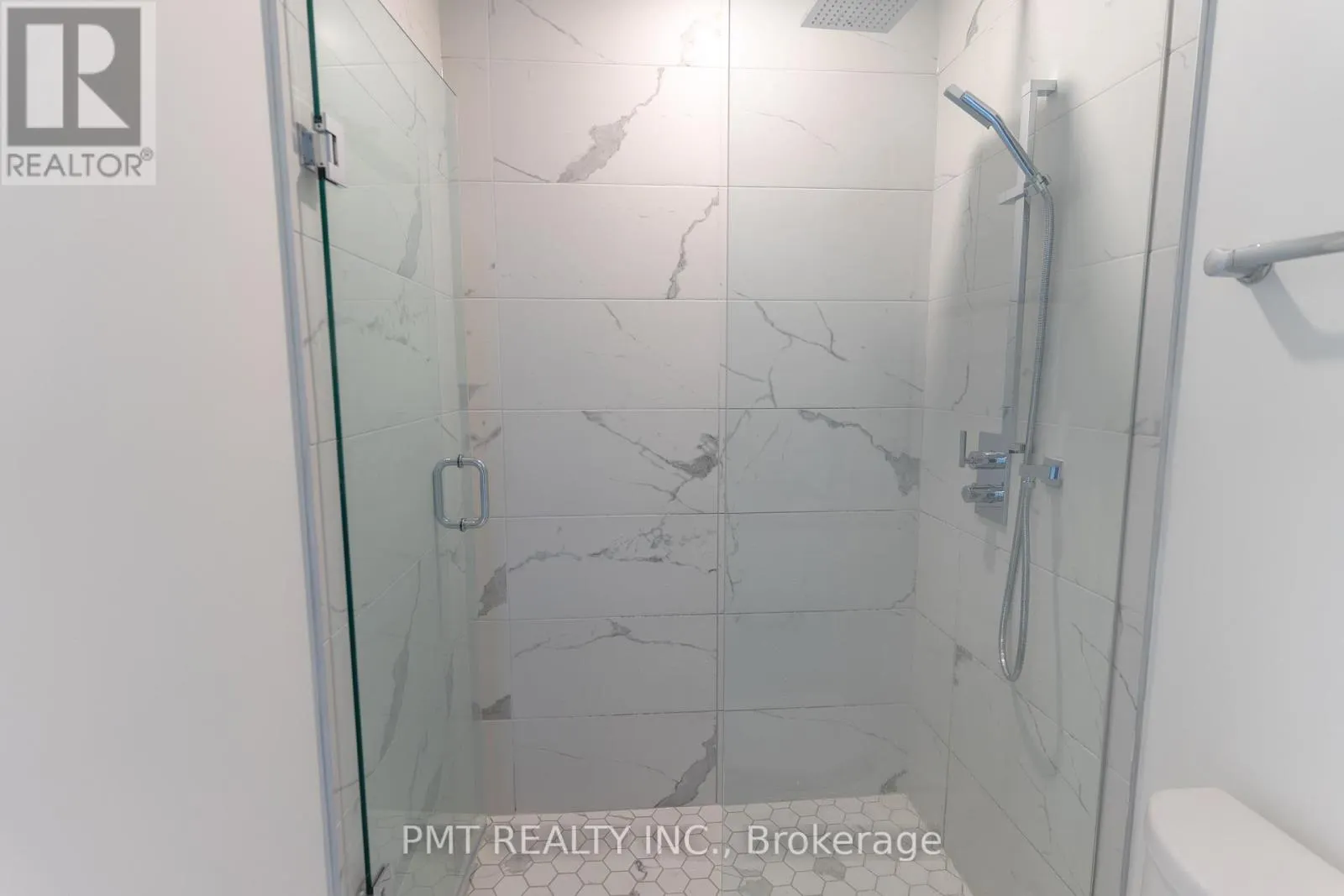 37 - 851 SHEPPARD AVENUE W